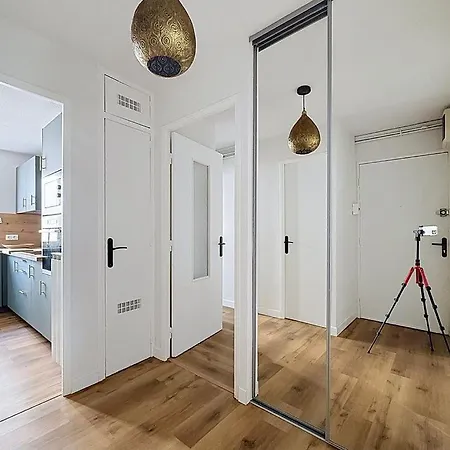102m2 Rénové Avec 3 Et Balcons Wifi *